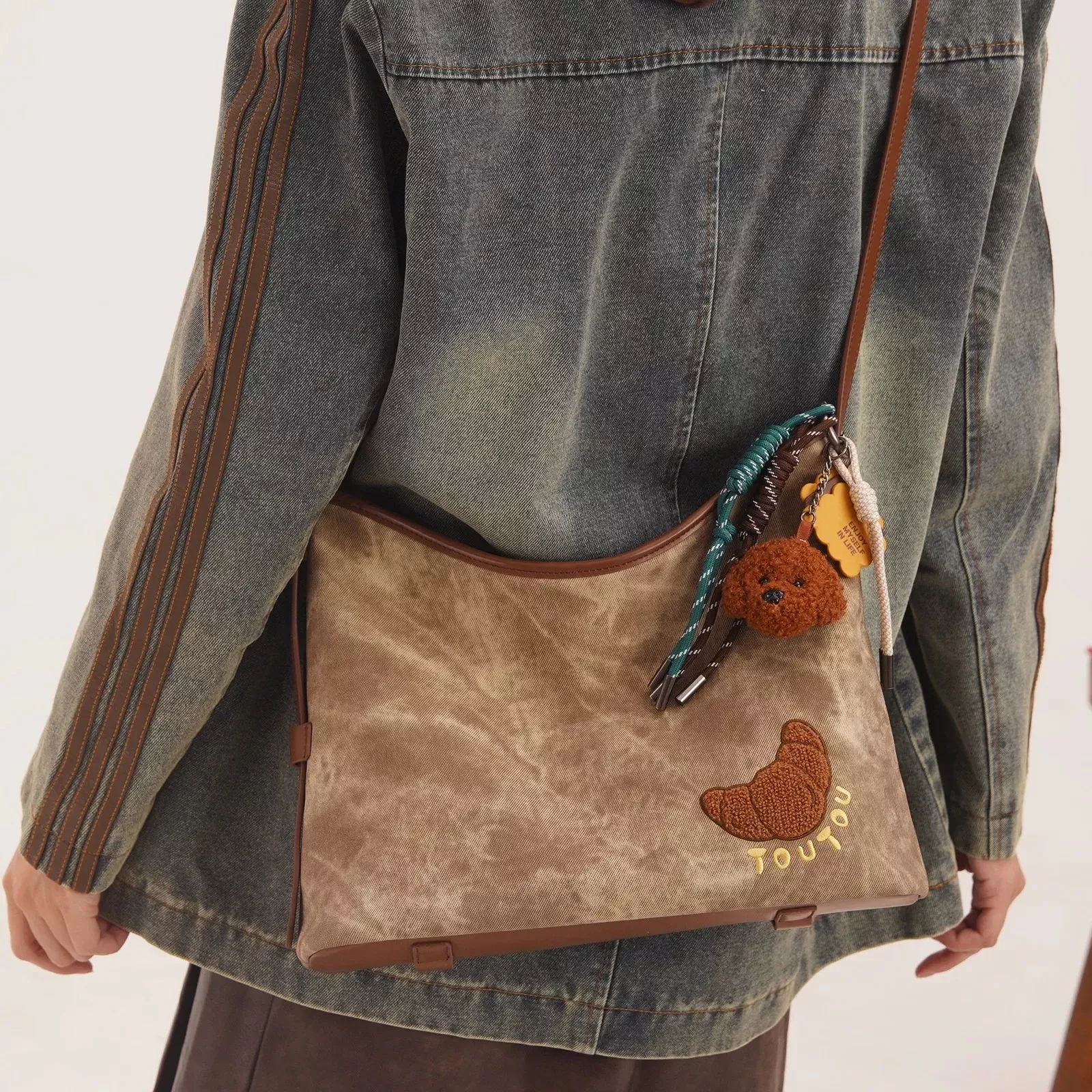 Large Capacity Faux Leather Tote Bag with Dog Pendant