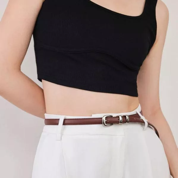 Skinny Leather Belt for Women with Silver Buckle – Fashionable Thin Waistband for Dresses & Jeans