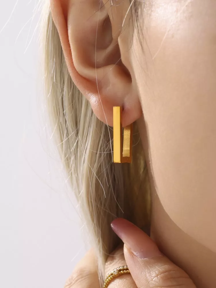 18K Gold Plated Stainless Steel Rectangle Hoop Earrings - Image 4