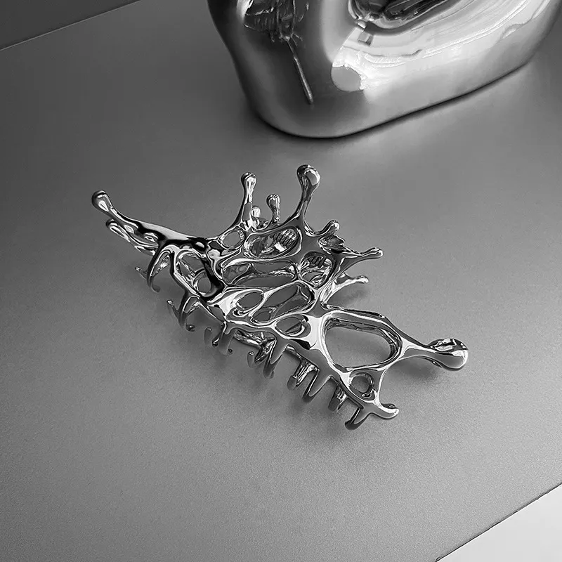 Large Geometric Metal Claw Hair Clips for Women - Image 3
