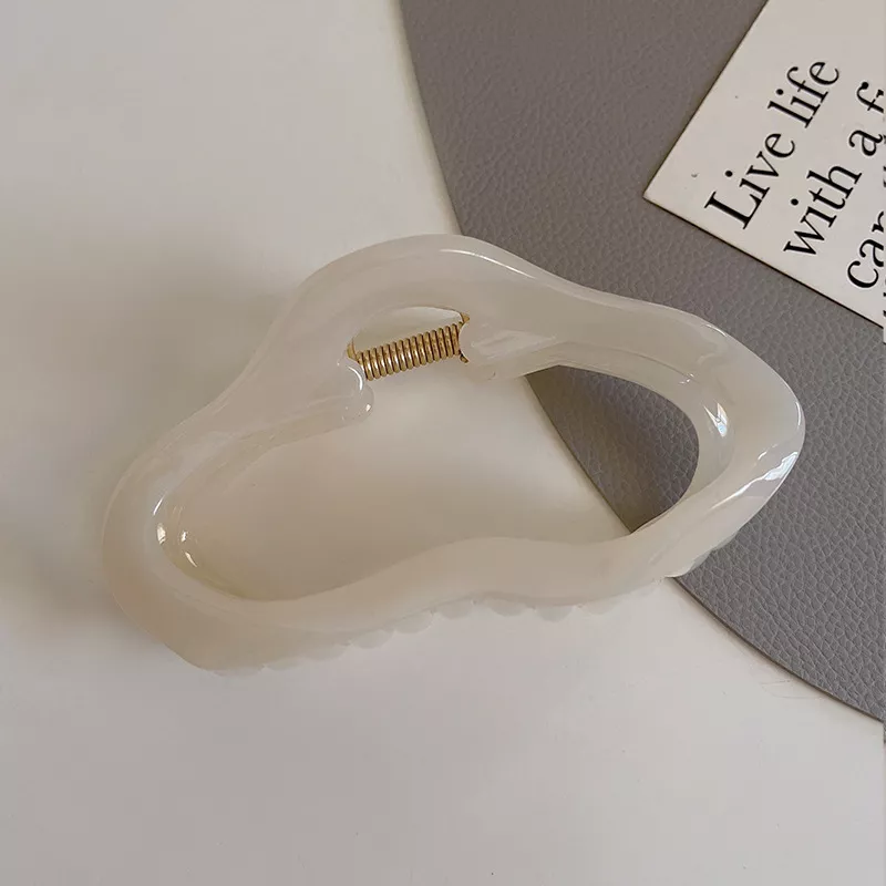 Elegant Clouds Hollow Out Hair Claw Clips for Women - Image 3