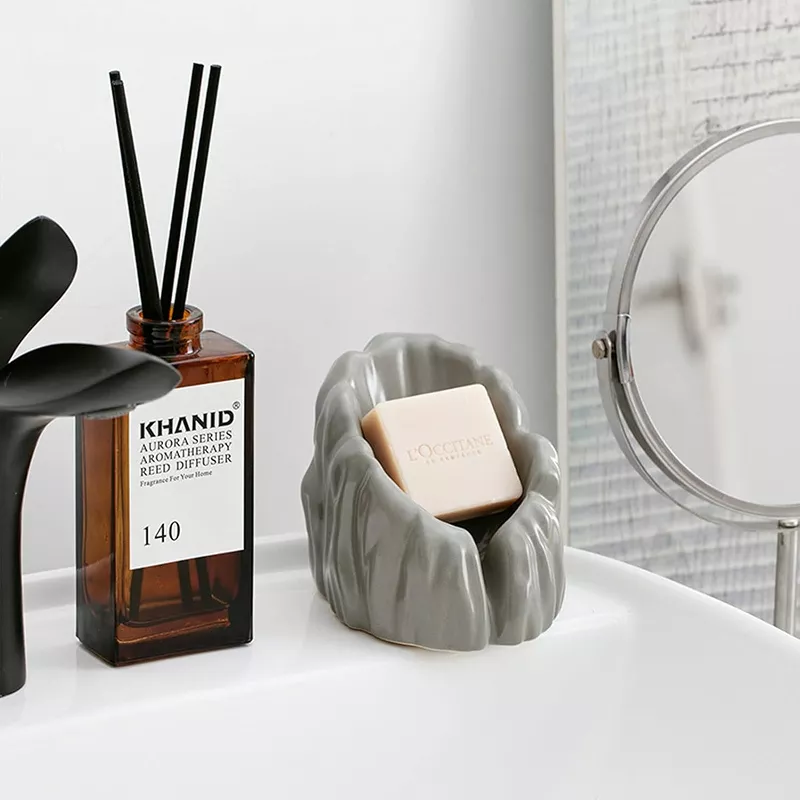 Luxury Ceramic Soap Dish with Drainage - Image 4