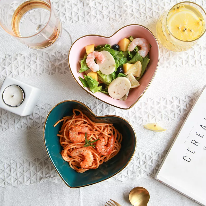 Heart-Shaped Ceramic Bowl for Fruit, Pasta, Salad, and Desserts - Image 4