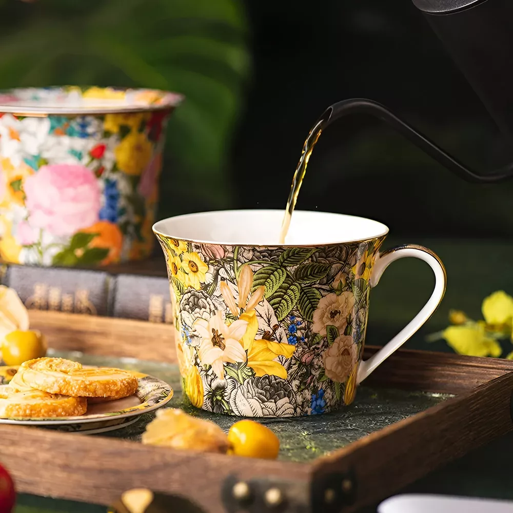 European Ceramic Coffee Cup with Lid - Image 3