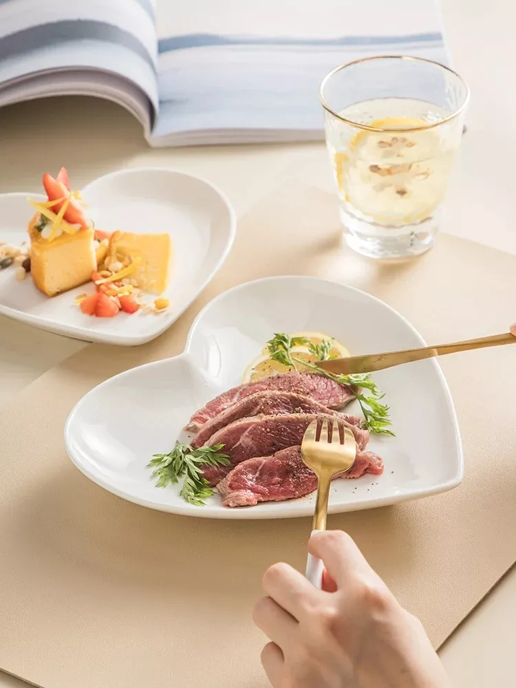 Heart-Shaped Ceramic Plate - Image 3