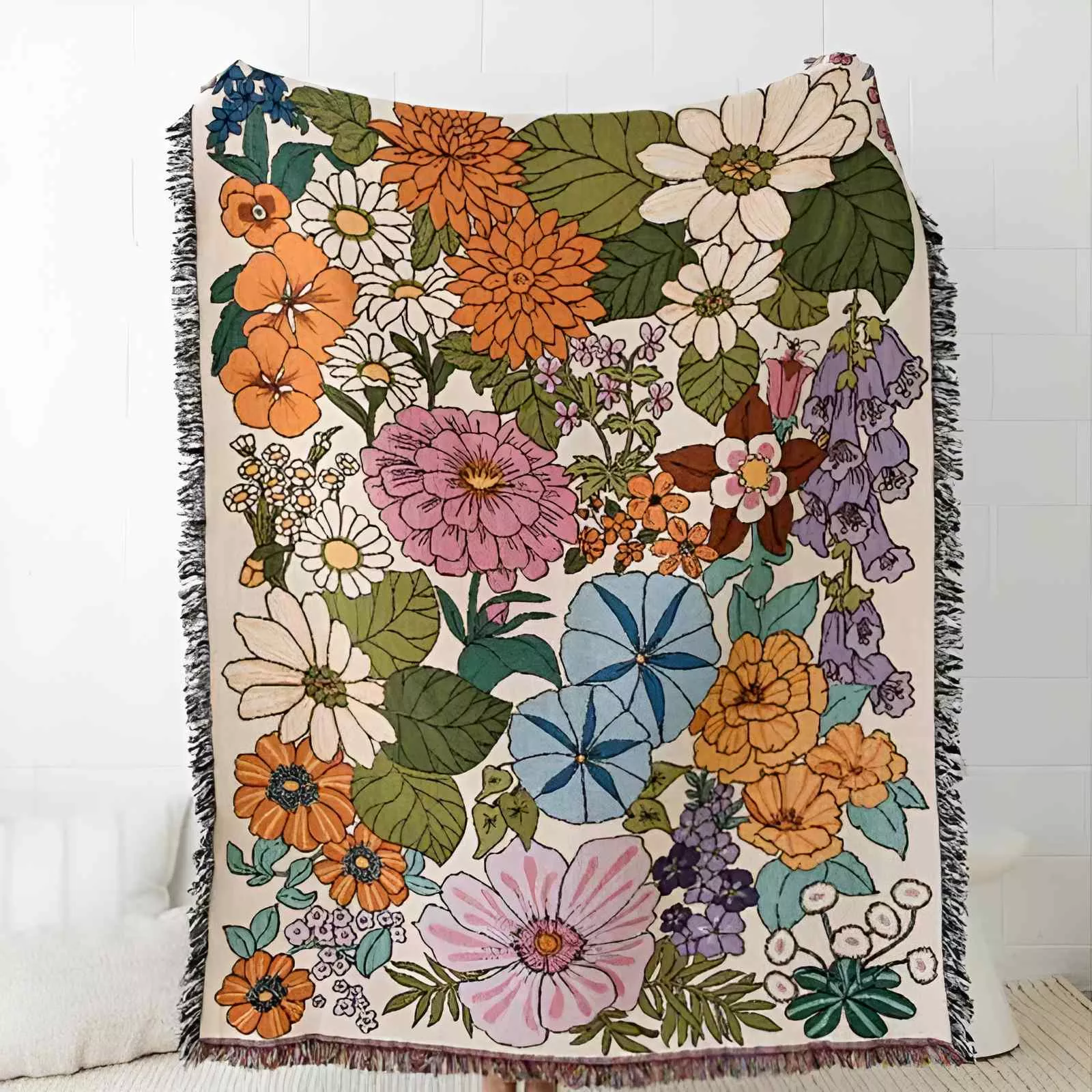 Floral Pattern Thread Blanket - Portable Tapestry Sofa Cover & Picnic Mat - Image 3
