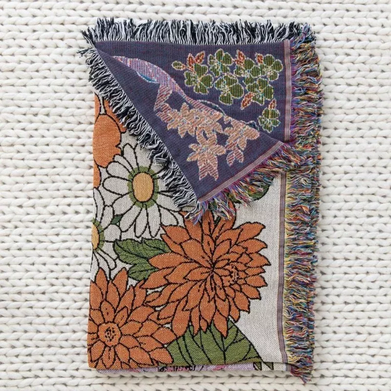 Floral Pattern Thread Blanket - Portable Tapestry Sofa Cover & Picnic Mat - Image 5