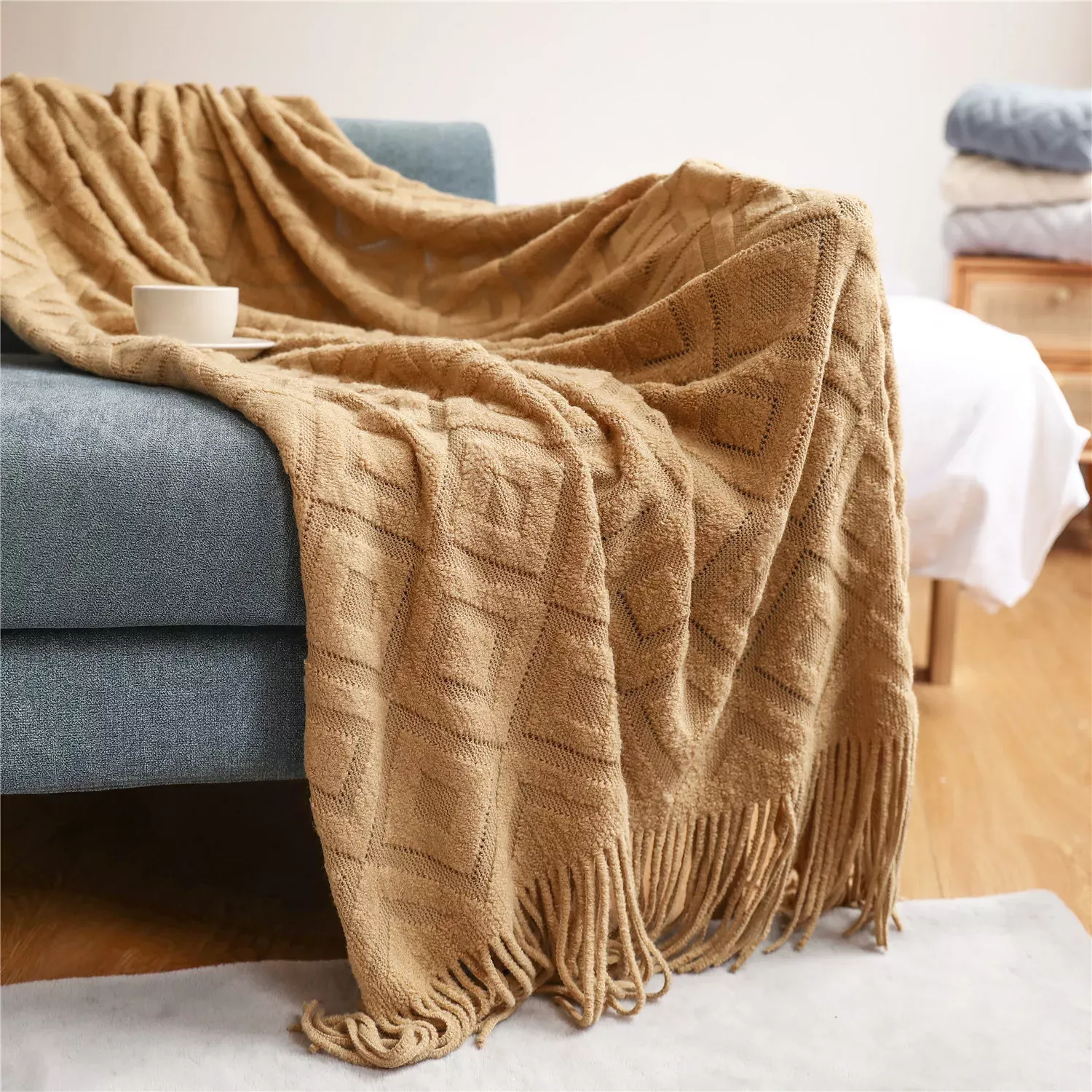 Luxurious Diamond-Shaped Cashmere Feel Knitted Blanket – Thickened Winter Comfort with Tassels - Image 3