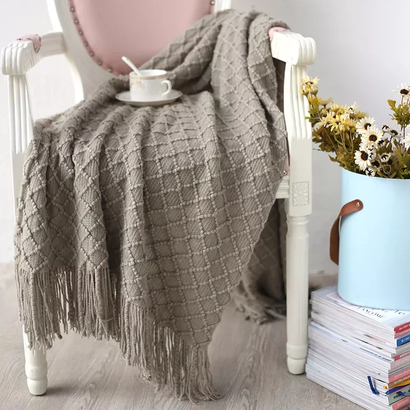 Knitted Throw Blanket with Tassels - Image 4