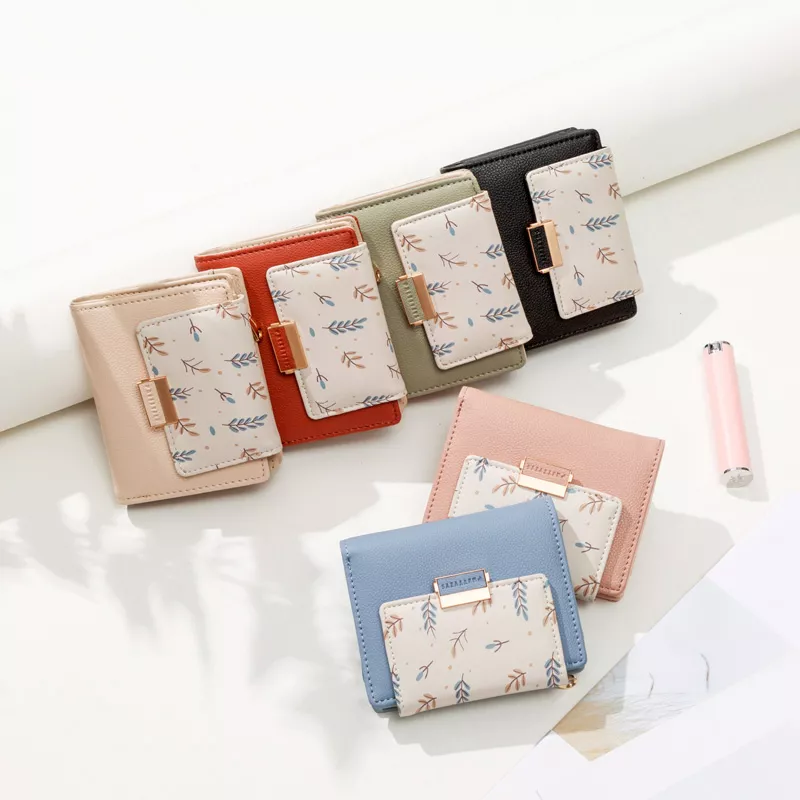 Stylish Women’s Short Wallet with Floral Design and Contrast Colors - Image 3