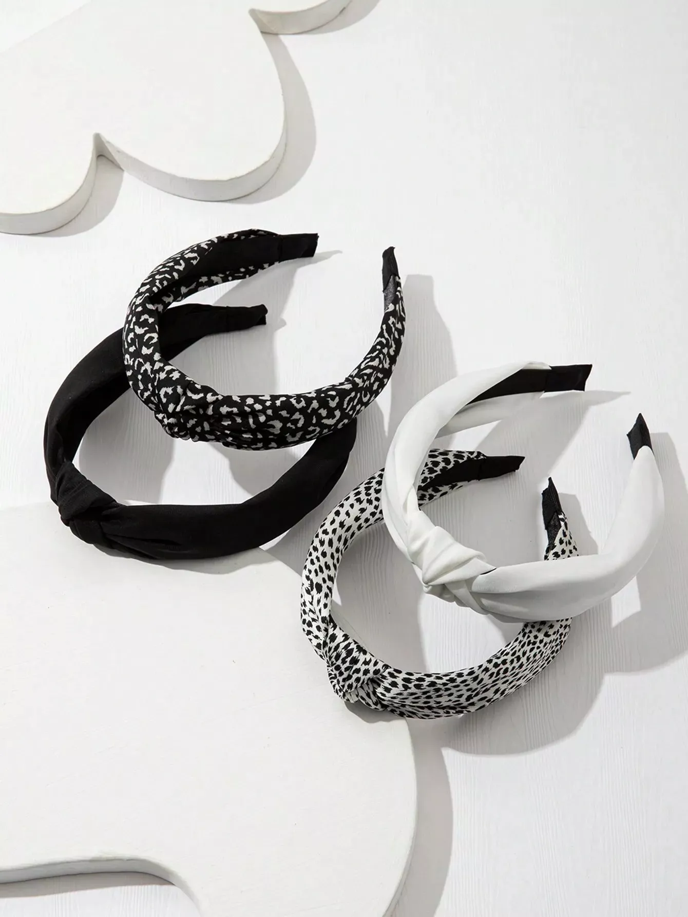 4-Pack Leopard Print Women's Hair Bands - Fashionable Hair Accessories - Image 4