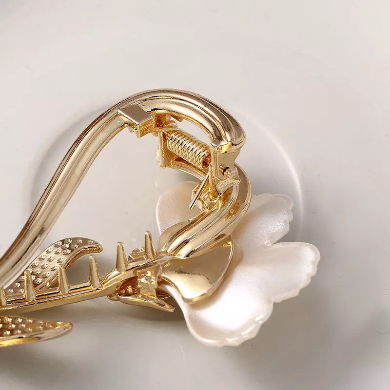 Elegant Ginkgo Biloba Metal Flower Hair Clips for Women - Fashion Ponytail Claw Accessory - Image 4