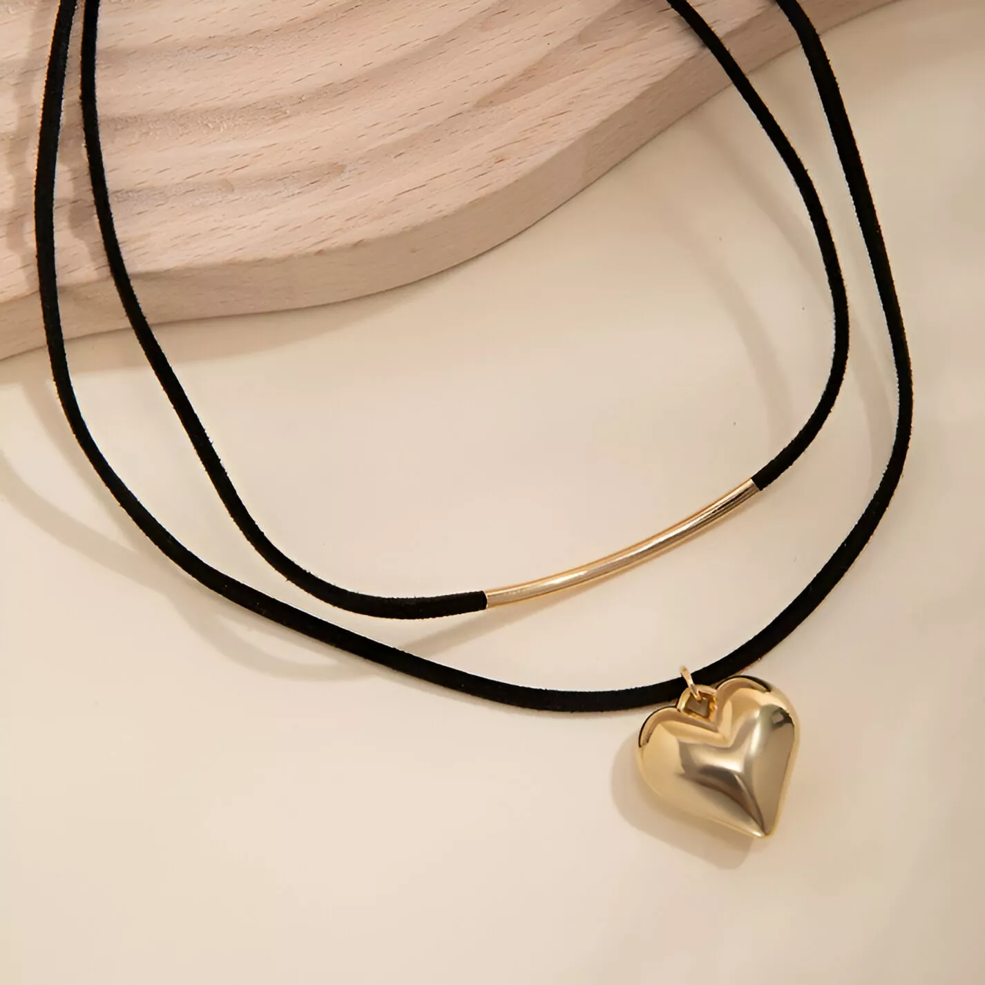Vintage Black Velvet Heart Pendant Necklace - Image 6