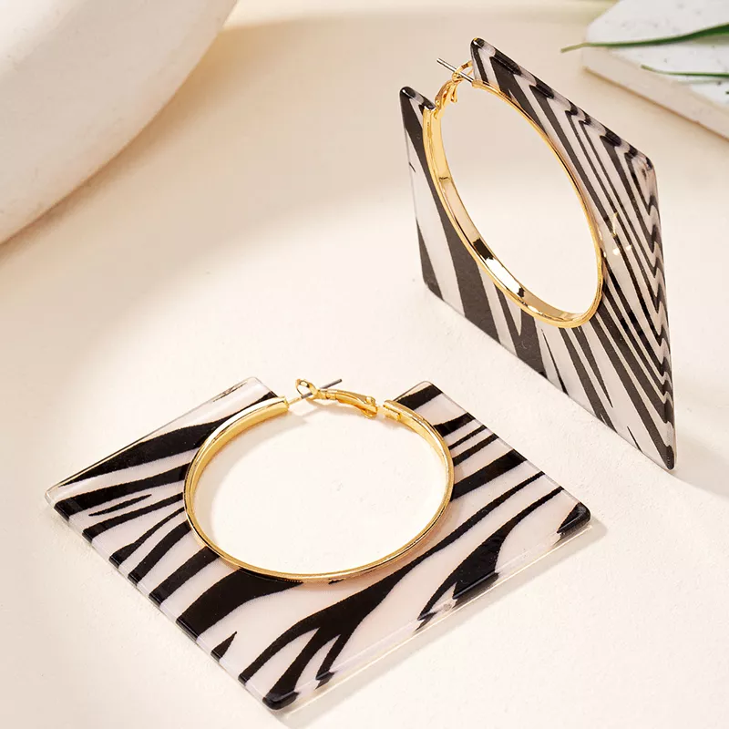 Trendy Acrylic Black Leopard Print Square Hoop Earrings - Image 6