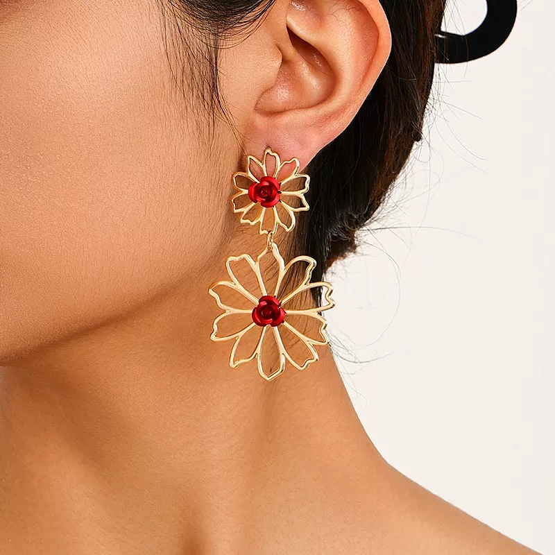 Vintage Gold Hollow Flower Drop Earrings – Geometric Skeleton Design - Image 2