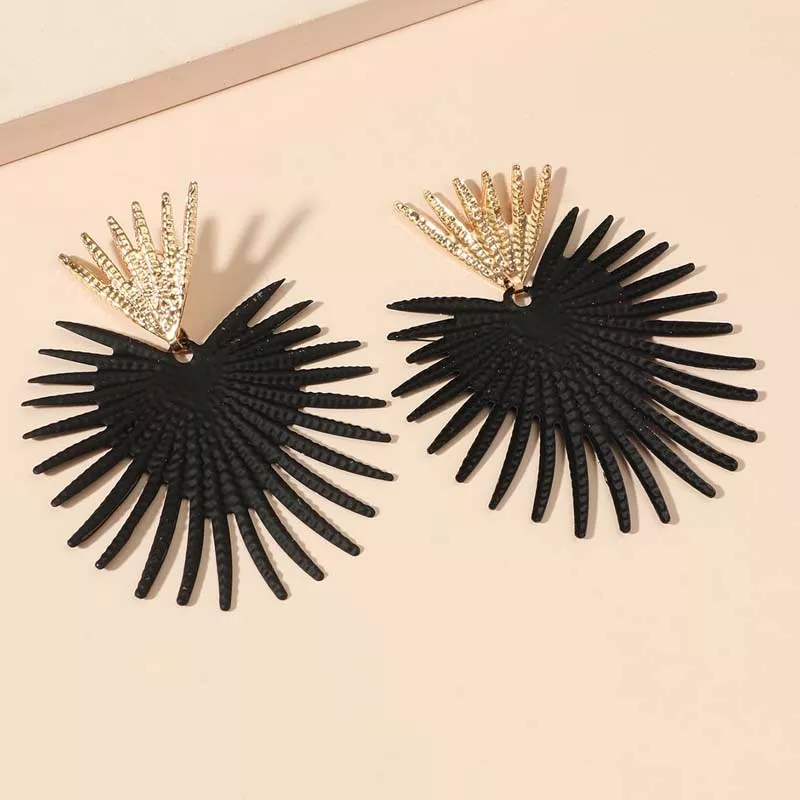 Exaggerated Geometric Drop Earrings - Image 6