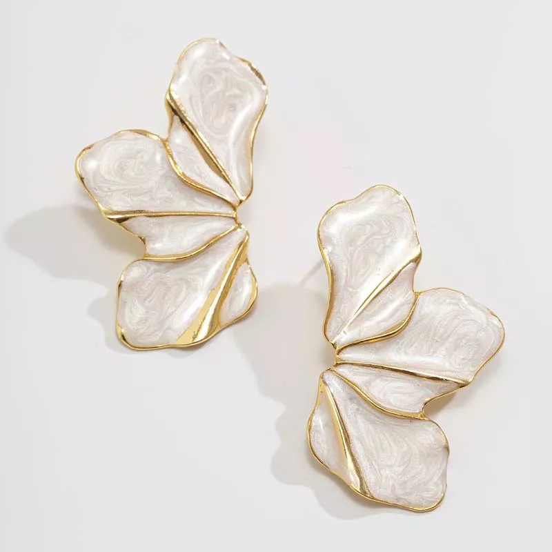 Elegant White Dripping Petal Stud Earrings - Image 6