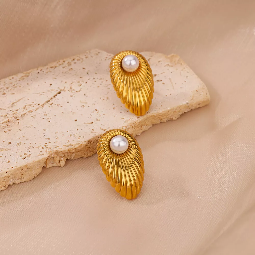 Elegant Shell Pearl Stud Earrings - Image 5