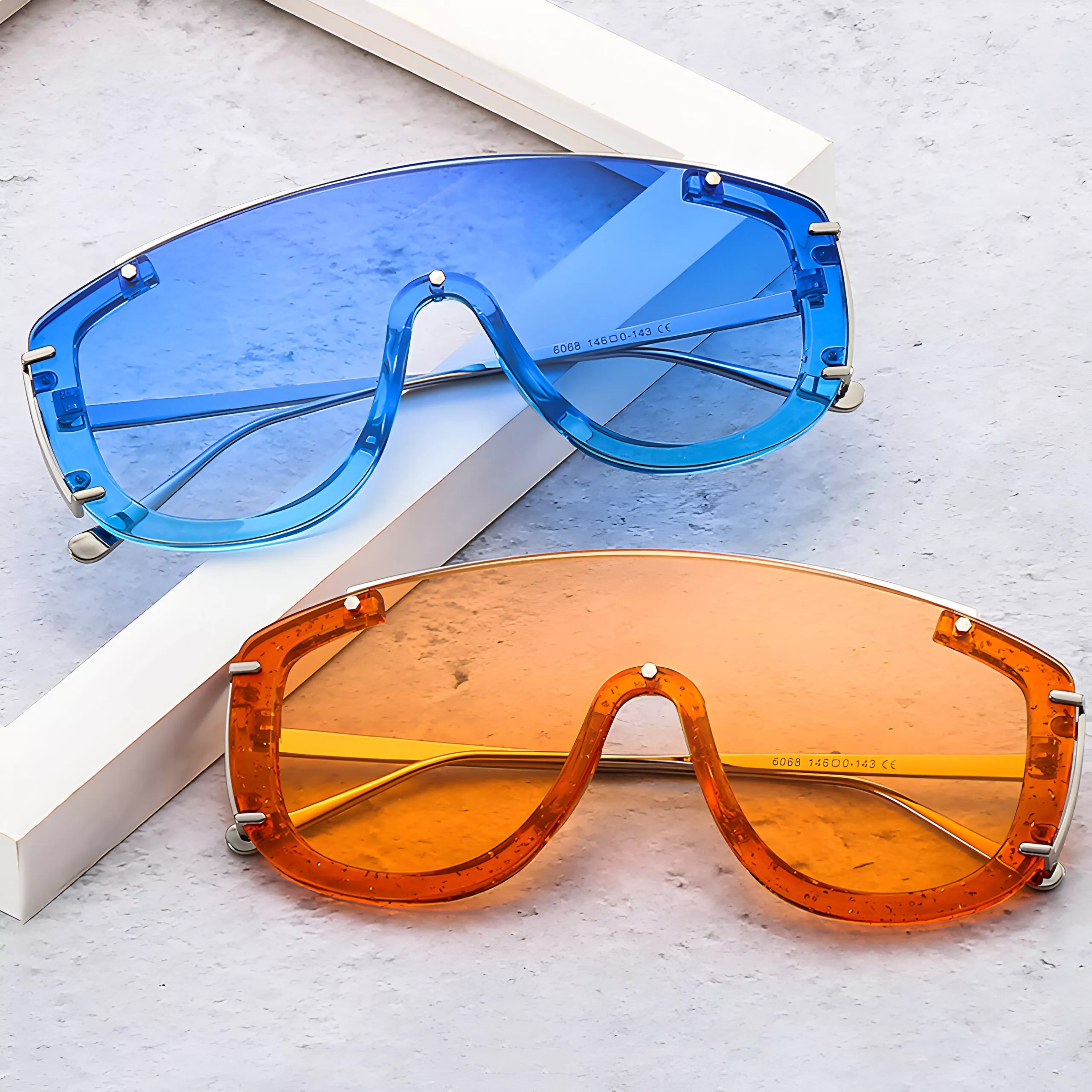 Oversized Retro Sunglasses with Rivets & Gradient Lenses - Image 3