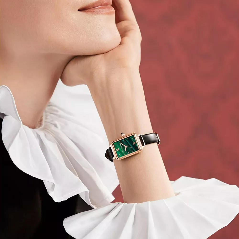 Elegant Green Square Leather Women's Watch - Image 3