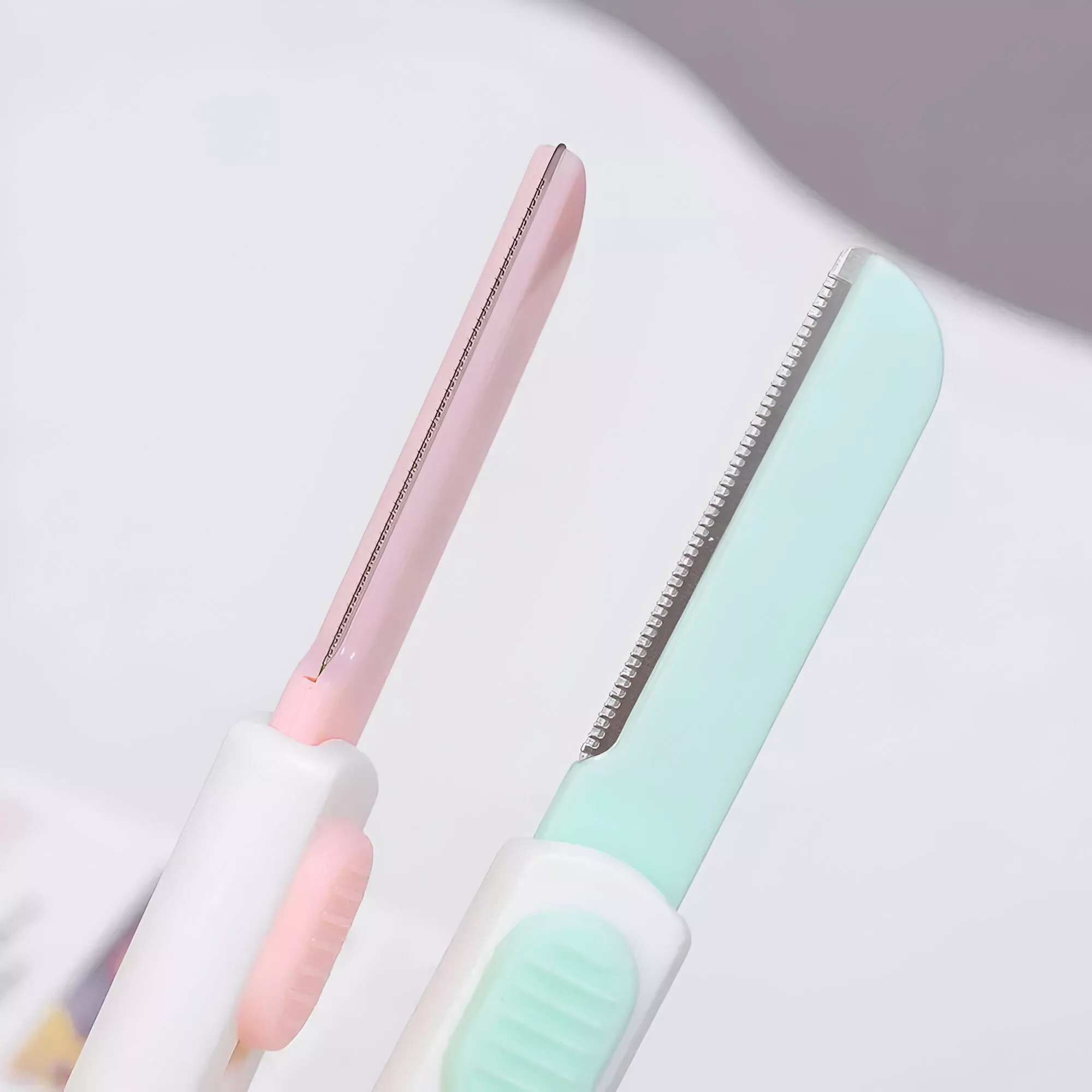 Retractable Micro Eyebrow Shaping Knives - 10PCS Safe & Easy Face and Body Razors - Image 5