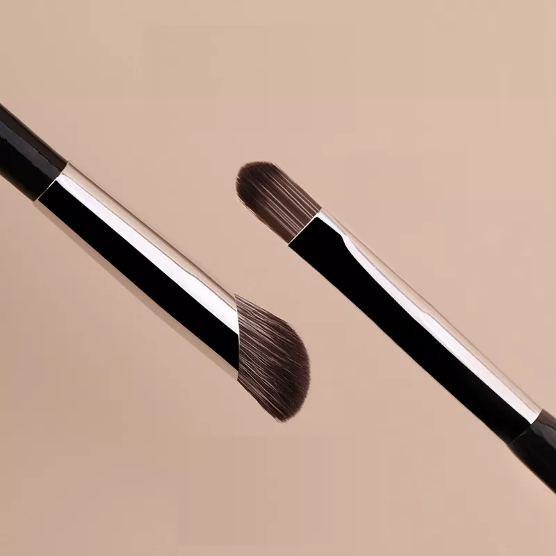 2-in-1 Dual Head Concealer Brush - Image 2