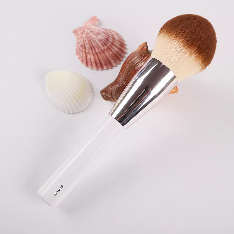 Soft Synthetic Makeup Powder and Foundation Brush - Image 3