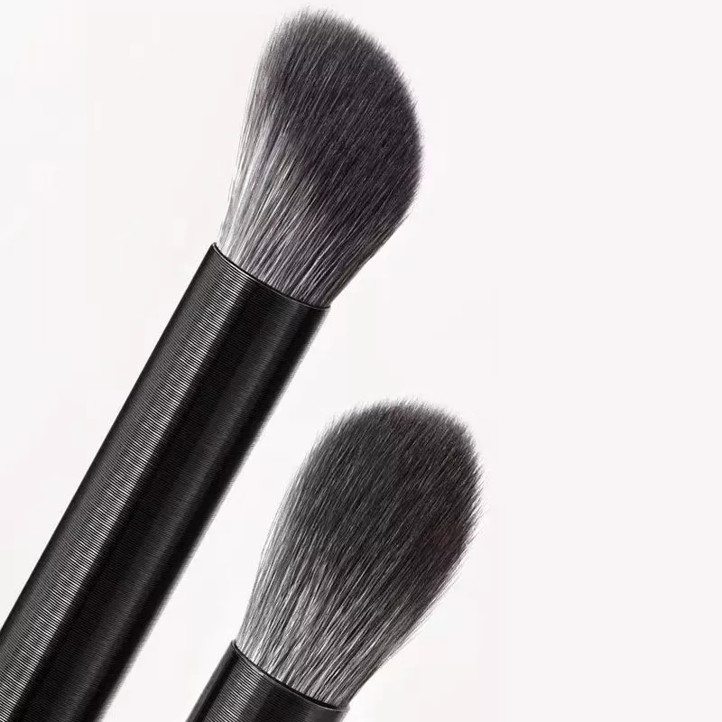Professional Makeup Brush for Dark Circles & Foundation - Image 3