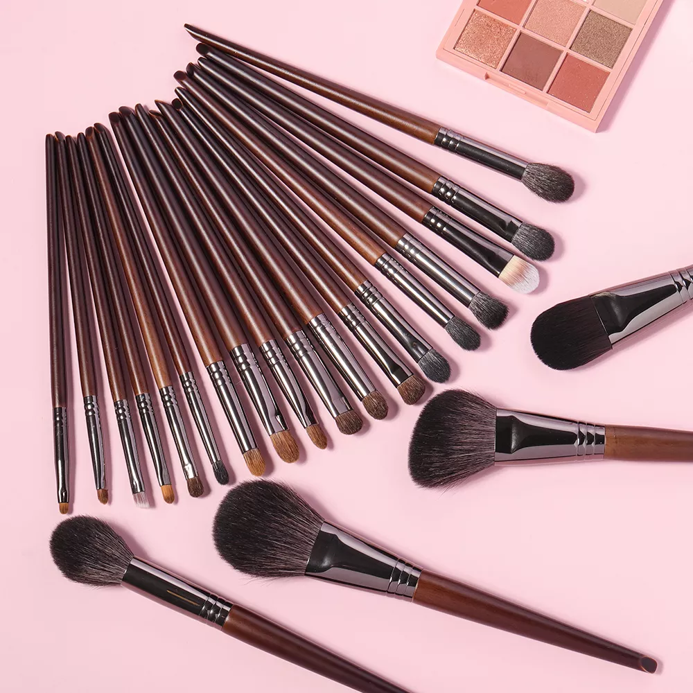 24-Piece Professional Makeup Brush Set - Image 2