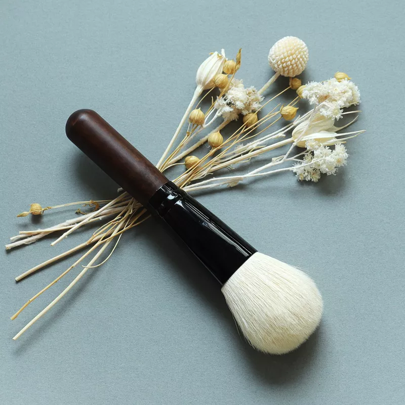 Premium Goat Hair Powder Makeup Brush - Image 3