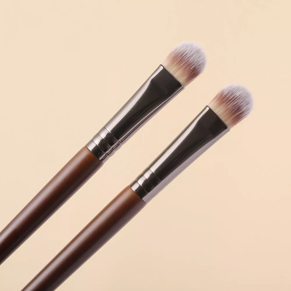 Concealer Makeup Brush with Soft Synthetic Bristles - Image 6