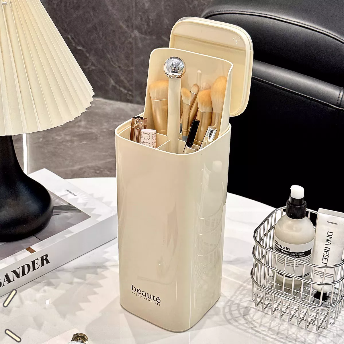 Automatic Lifting Makeup Brush Holder - Image 4