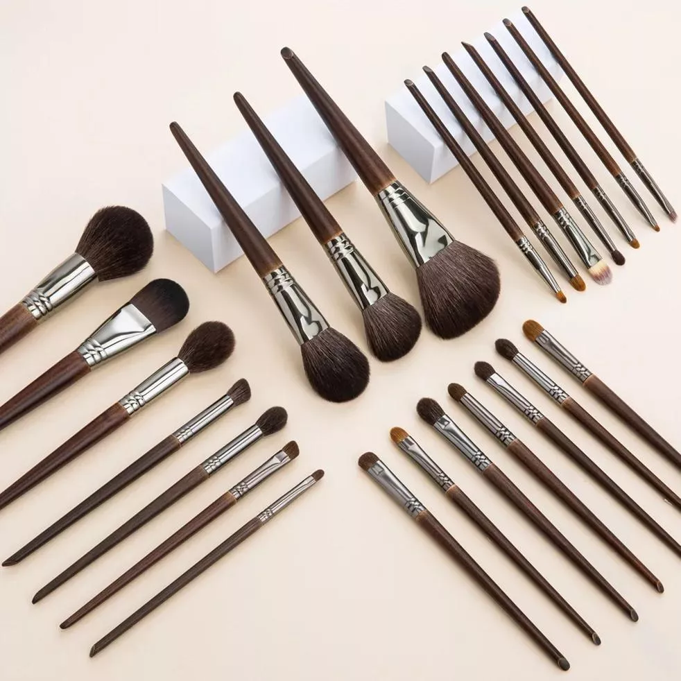 24-Piece Professional Goat Hair Makeup Brush Set - Image 7