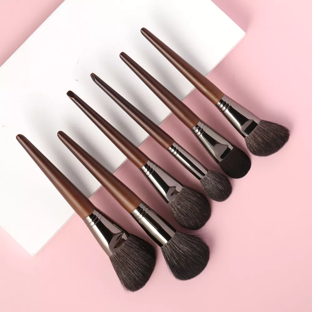 6-Piece Soft Goat Hair and Synthetic Makeup Brush Set - Image 5
