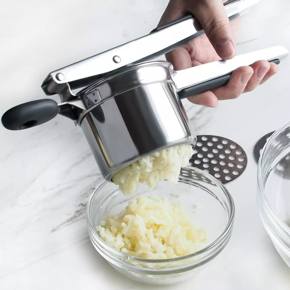 Premium Stainless Steel Potato Ricer with 3 Interchangeable Fineness Discs and Comfort Handle - Image 4