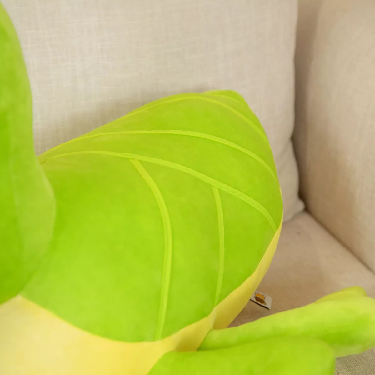 Realistic Praying Mantis Plush Toy - Image 7