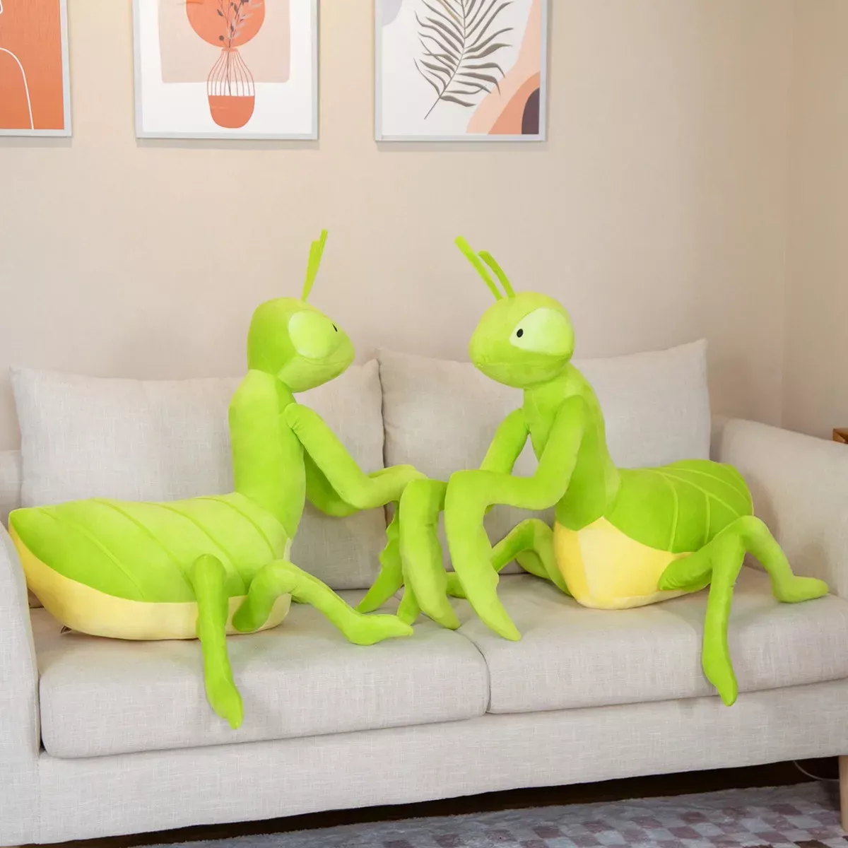 Realistic Praying Mantis Plush Toy - Image 5