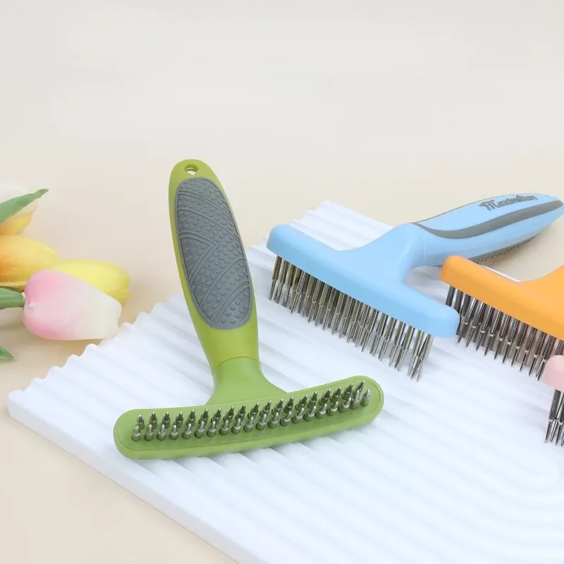 Pet Hair Removal Comb for Cats & Dogs - Image 3