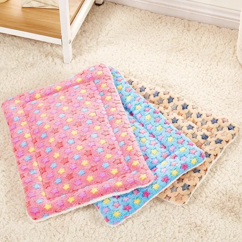 Washable Plush Pet Sleeping Mat - Warm Fleece Bed Mat for Cats and Dogs