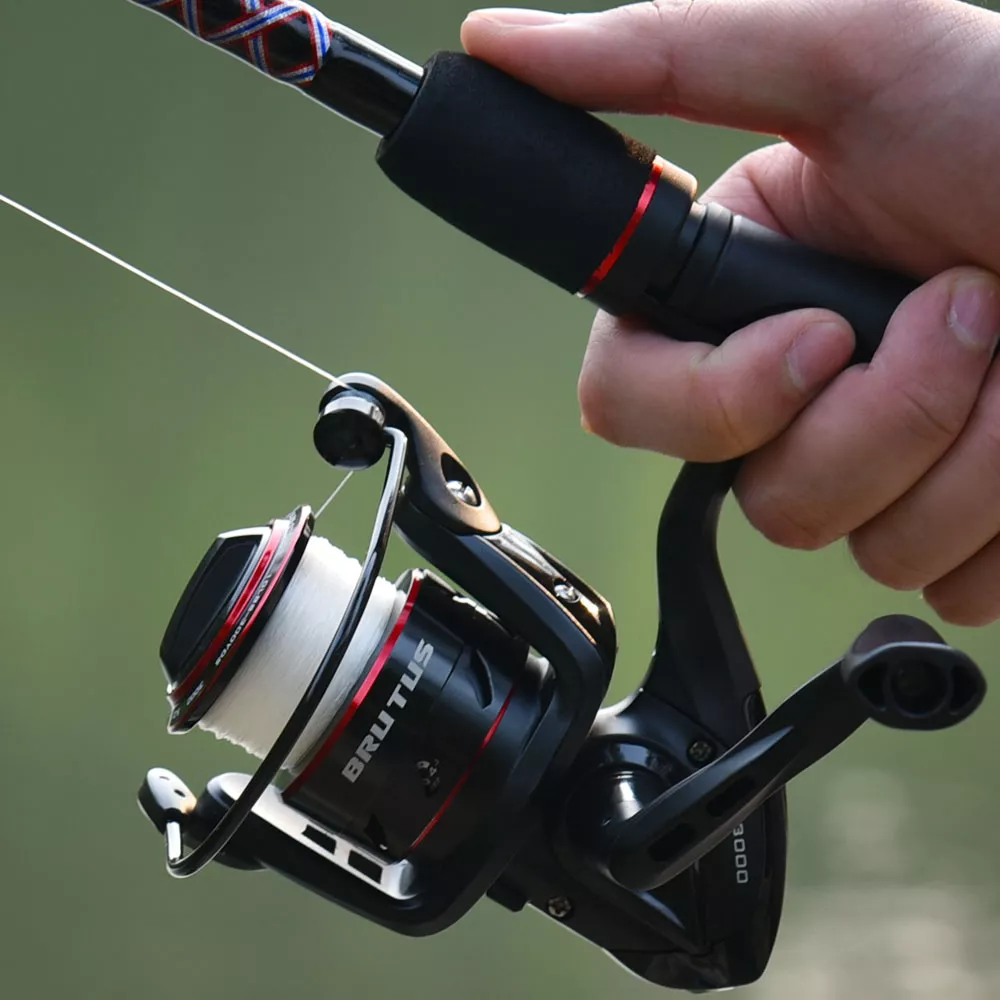 Super Lightweight Spinning Fishing Reel with 8KG Max Drag and Smooth Performance - Image 2