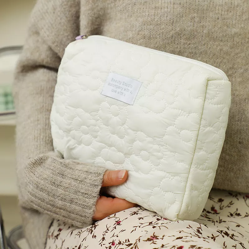 Quilting Flower Large-Capacity Cosmetic Bag - Image 5